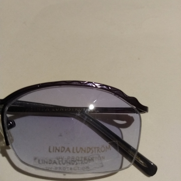 Linda Lundstrom NEW Vintage Women's Sunglasses - Picture 13 of 13
